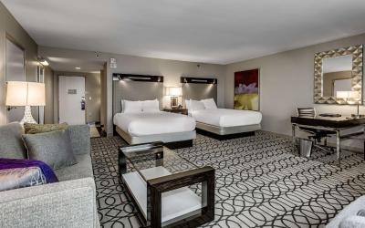 Junior Queen Suite