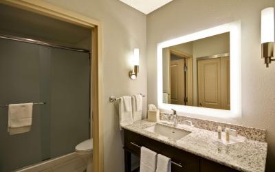 One-Bedroom King Suite - Non-Smoking