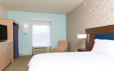 One-Bedroom King Suite - Non-Smoking