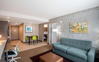 One-Bedroom King Suite - Non-Smoking