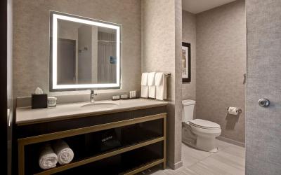 Two-Room Queen Suite with Two Queen Beds