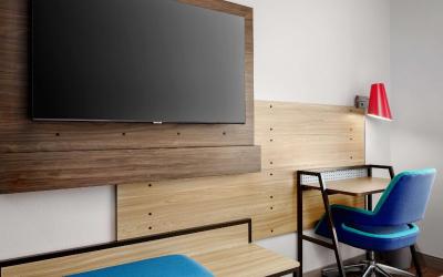 King Room with Bath Tub - Mobility Access