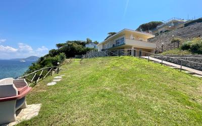 Villa con Vista Mare