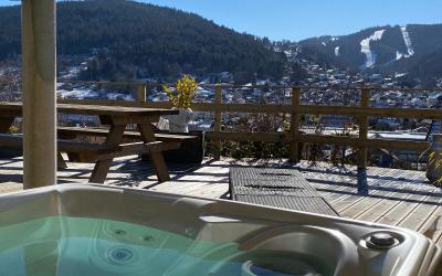 Chambre Double avec Terrasse et Jacuzzi Privu00e9