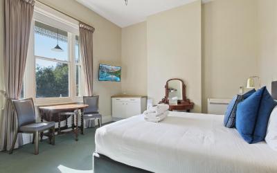 Deluxe King Room with Spa Bath