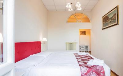 Camera Tripla Standard