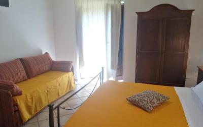 Camera Tripla Superior