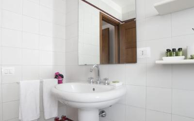 Camera Tripla Economy