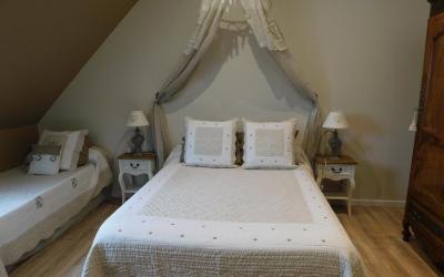 Double room (2 adults + 2 people maximum)