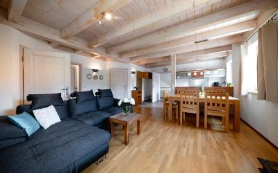 Apartment mit Balkon