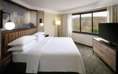 Corner King Suite