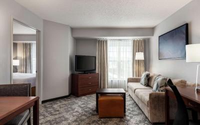 Queen Suite - Mobility and Hearing Access/Non-Smoking