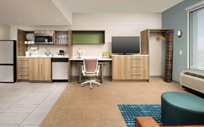 One-Bedroom King Suite - Non-Smoking
