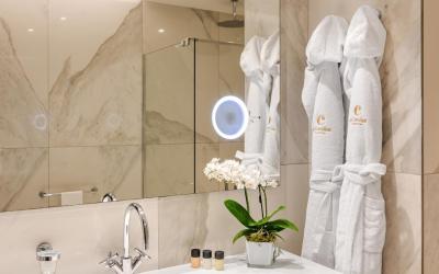 Camera Tripla Deluxe 