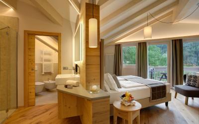 Camera Matrimoniale con Vista Montagna