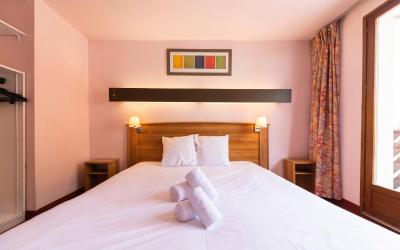 Chambre Double ou Lits Jumeaux avec Salle de Bains Privative