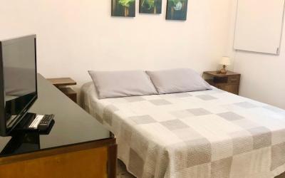 Camera Matrimoniale/Doppia con Letti Singoli con Bagno in Comune