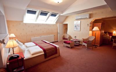 Familienzimmer mit 5 Betten und eigenem Bad
