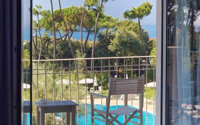 Camera Matrimoniale con Balcone e Vista Mare