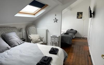 Chambre Familiale avec Salle de Bains Privative Chambre Familiale avec Salle de Bains Privative