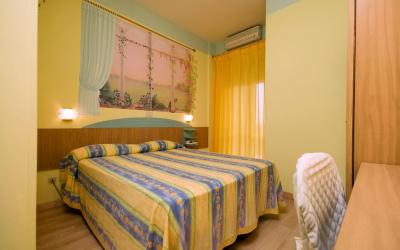 Camera Budget Matrimoniale/Doppia con Letti Singoli