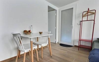 Studio Lit Queen-Size 