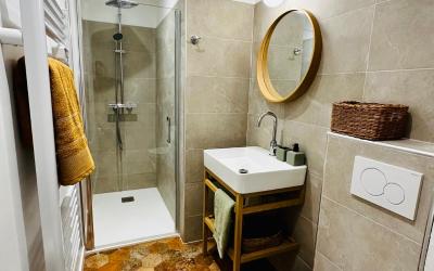 Chambre Lit King-Size - Vue sur Piscine 