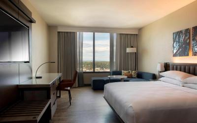 Newly Renovated Concierge Room with 1 king bed