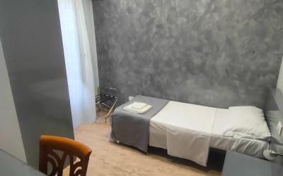 Camera Singola Standard con Bagno in Comune 