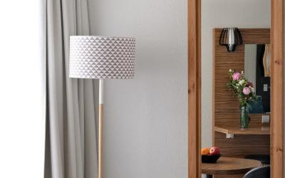 Chambre Triple avec Canapu00e9 - Vue Latu00e9rale sur Jardin Chambre Triple avec Canapu00e9 - Vue Latu00e9rale sur Jardin