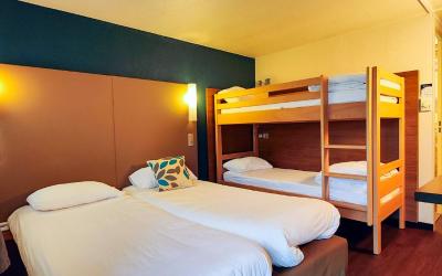 Chambre Quadruple avec 4 Lits Simples Chambre Quadruple avec 4 Lits Simples