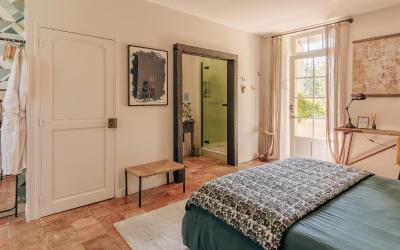 Chambre Lit Queen-Size avec Balcon Chambre Lit Queen-Size avec Balcon