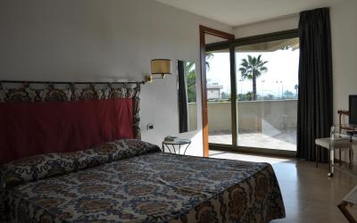 Suite con Vista Mare Laterale Suite con Vista Mare Laterale