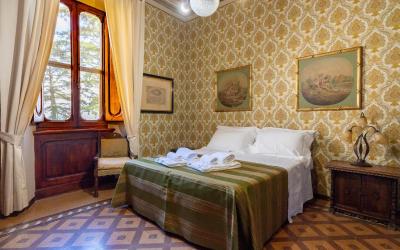 Camera Matrimoniale con Vista Montagna