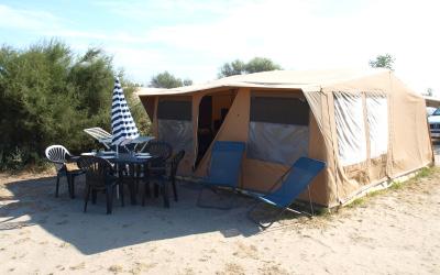 Tente sans Installations Sanitaires