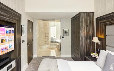 Superior King Room