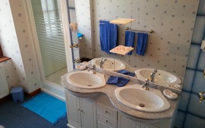 Chambre Familiale - Vue sur Jardin Chambre Familiale - Vue sur Jardin