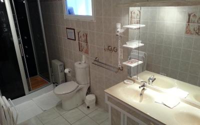 Chambre Double avec Salle de Bains Privative Chambre Double avec Salle de Bains Privative
