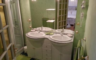 Chambre Double avec Salle de Bains Privative Chambre Double avec Salle de Bains Privative
