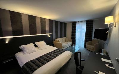 Suite Lit Queen-Size Junior - Non-Fumeurs Suite Lit Queen-Size Junior - Non-Fumeurs