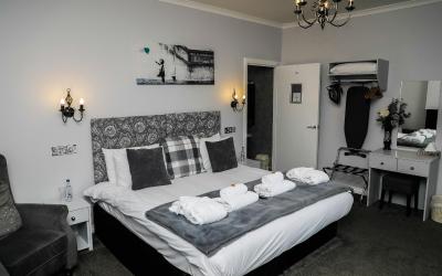 Garden Deluxe King Room (dog friendly)