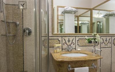 Camera Deluxe Matrimoniale/Doppia con Letti Singoli