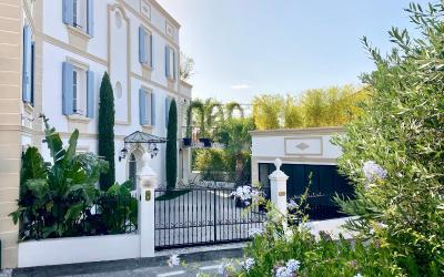 Chambre Deluxe (2 Adultes + 1 Enfant) Chambre Deluxe (2 Adultes + 1 Enfant)