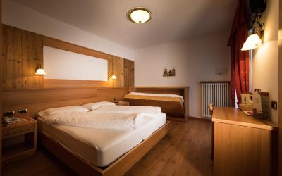 Camera Comfort Matrimoniale/Doppia con Letti Singoli con Letto Supplementare 