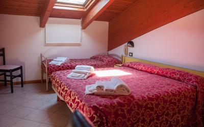 Camera Tripla Standard