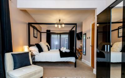 Super King Room - No Pets Allowed 