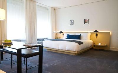 One-Bedroom Deluxe King Suite with Sofa Bed