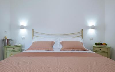 Camera Matrimoniale con Vista Giardino