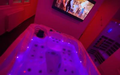 Chambre Lit Queen-Size avec Baignoire Spa Chambre Lit Queen-Size avec Baignoire Spa