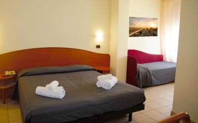 Camera Tripla Comfort